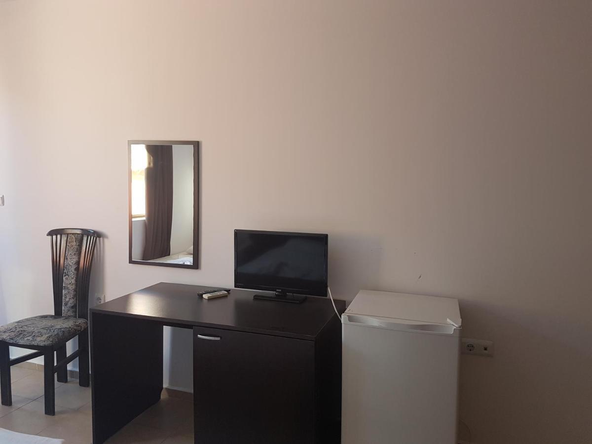 Salt Lake Aparthotel Pomorie Exterior photo